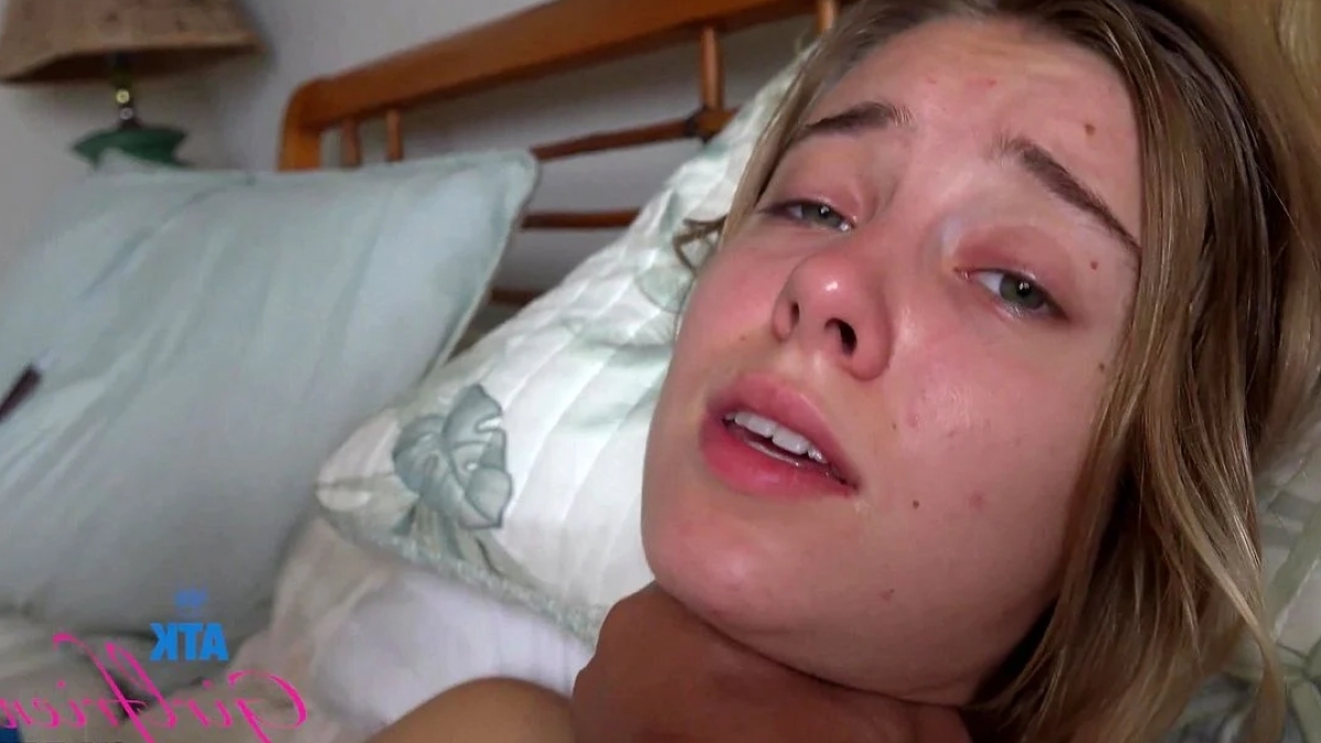 ليلة من الجنس العاطفي تدفع شابة إلى الجنون