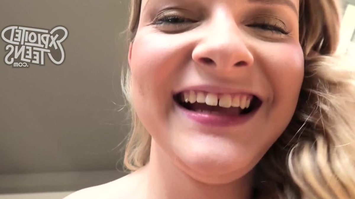 مغامرة جنسية مرحة لفتاة شابة مرح